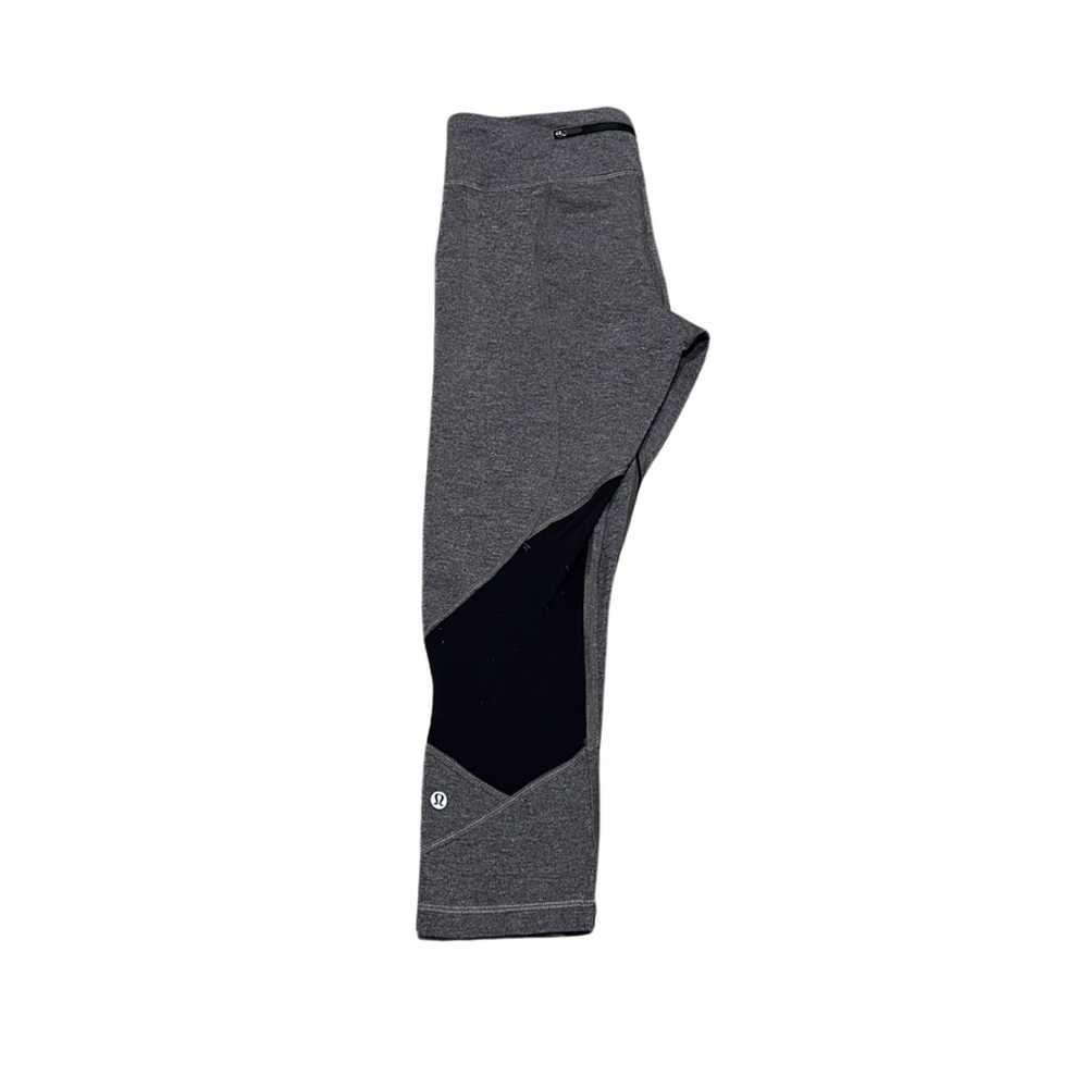 Lulu Lemon Gray Crop Legging Size 8 🧘
